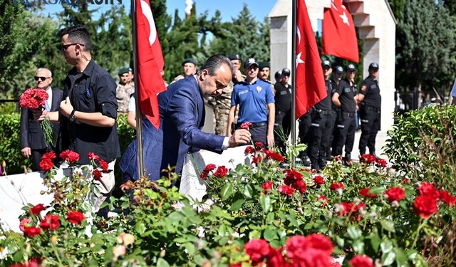 Bursa Şehitlerini Andı