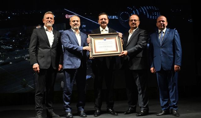 Rifat Hisarcıklıoğlu'na Bursa Şehri Hizmet Nişanı Verildi