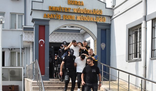 Bursa'daki Cinayet Şüphelileri İzmir'de Yakalandı