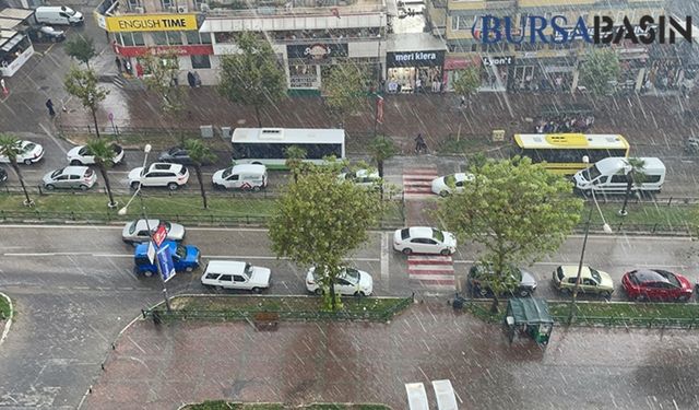 Bursa'da Yoğun Sağanak Yağış Etkili Oldu