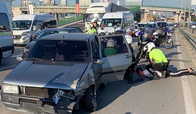 Bursa'da Çalıntı Otomobille Kaza Yapan 3 Kişi Yakalandı