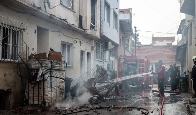 Bursa'da İkl Katlı Ev Yanarak Kullanılamaz Hale Geldi