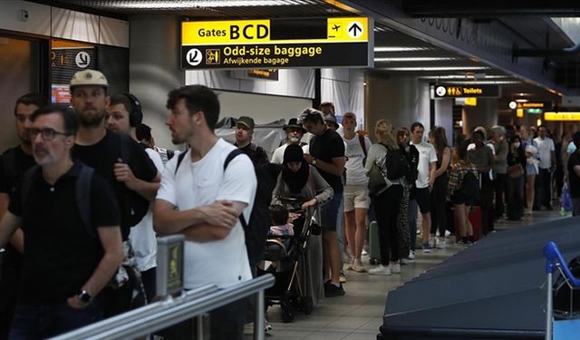 Amsterdam havalimanında kriz sürüyor