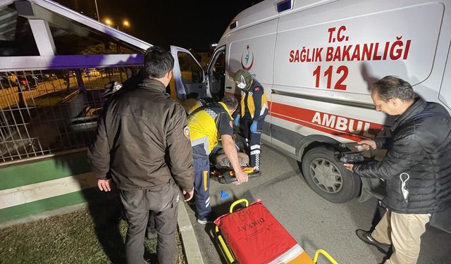 Bursa'da ambulans yaşlı kadına çarptı