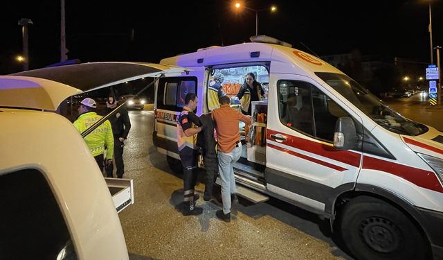 Bursa'da taksi ile otomobilin çarpıştığı kazada...