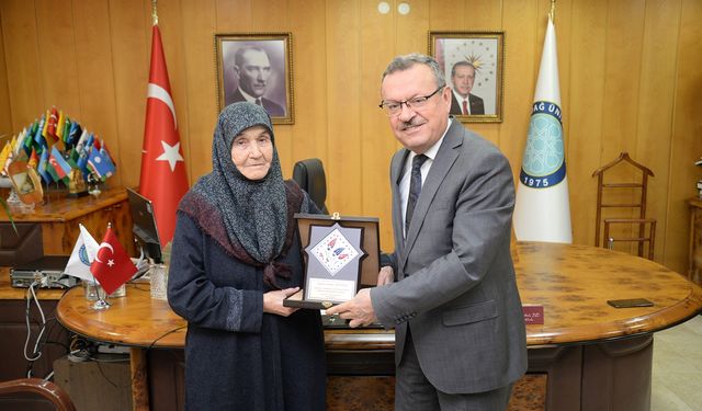 Bursa'da Apaydın evini Uludağ Üniversitesi'ne bağışladı