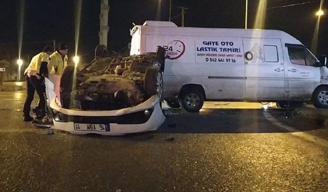 Bursa'da takla atan otomobildeki sürücü ağır yaralı