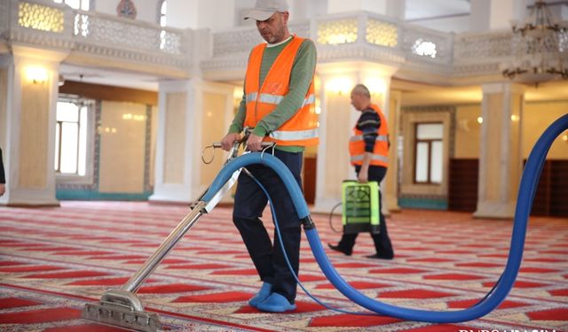 Nilüfer'de Ramazan ayı öncesinde camilerde temizlik