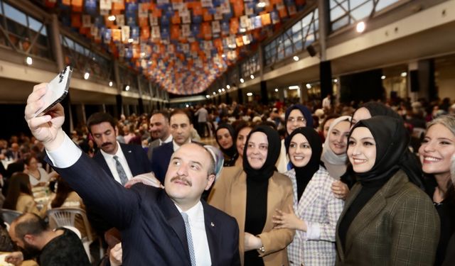 Sanayi ve Teknoloji Bakanı Varank, AK Parti Bursa İl Başkanlığı Teşkilat İftarı'nda konuştu: