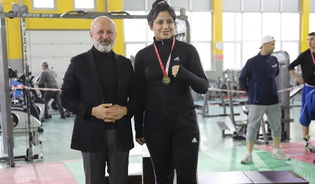 Kayseri Kocasinan'ın boksörleri Türkiye ikincisi