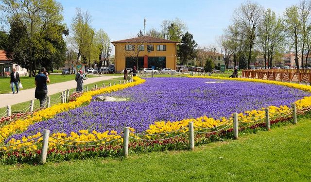 Sakarya rengarenk yüzüyle bayrama hazır