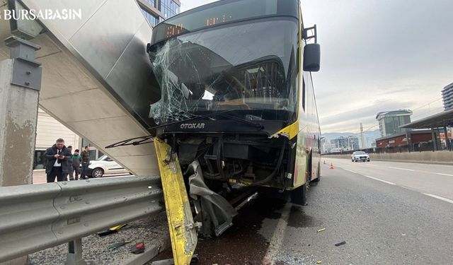 Bursa Osmangazi'de bariyere çarpan halk otobüsünde 5 kişi yaralandı