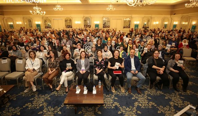 Pınar Öğünç Nilüfer'de kadınlarla buluştu