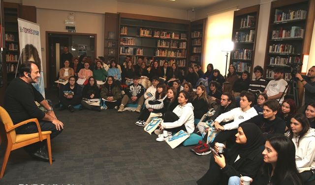 Özgür Ozan Nilüfer'de öğrencilere Tomris Uyar öyküsü okudu