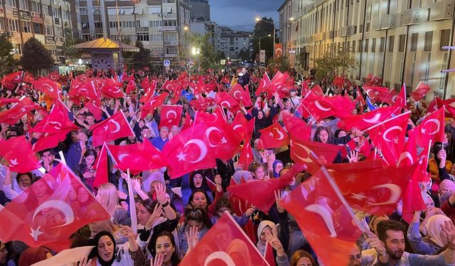 Bursa'da Cumhurbaşkanı Erdoğan'ın seçim başarısı kutlanıyor