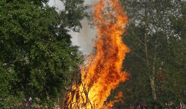 Edirne'de geleneksel "Kakava ateşi" yakıldı