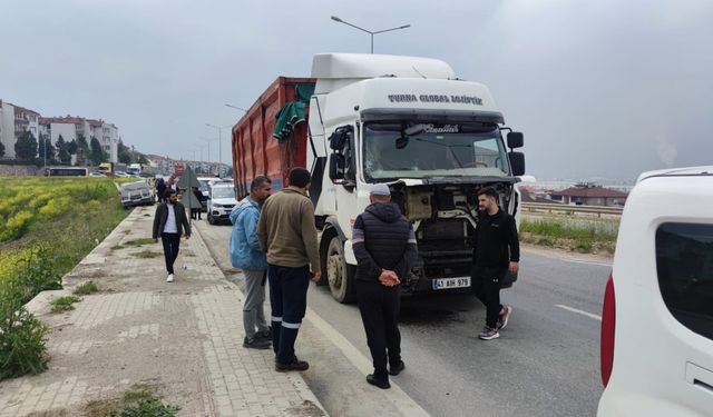 İnegöl'de zincirleme trafik kazasında 1 kişi yaralandı