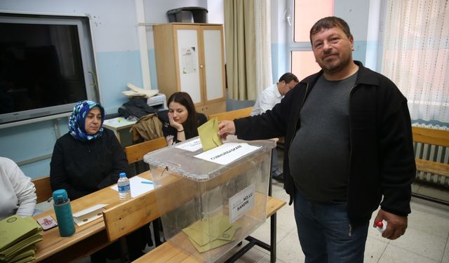 Kocaeli'de Cumhurbaşkanı Seçimi ikinci tur oylaması başladı