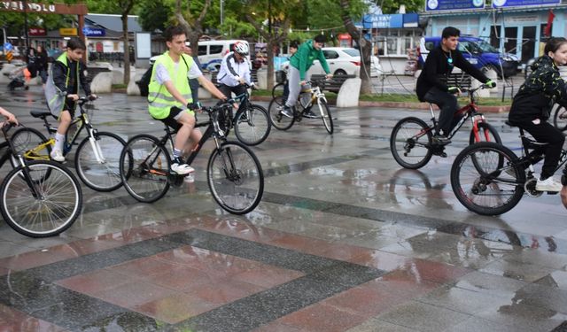 Şarköy'de Gençlik Haftası kapsamında bisiklet yarışı yapıldı