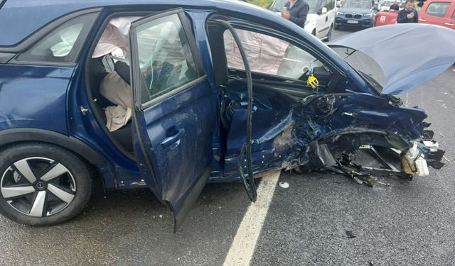 Tekirdağ'da iki otomobilin çarpıştığı kazada 1 kişi öldü, 2 kişi yaralandı