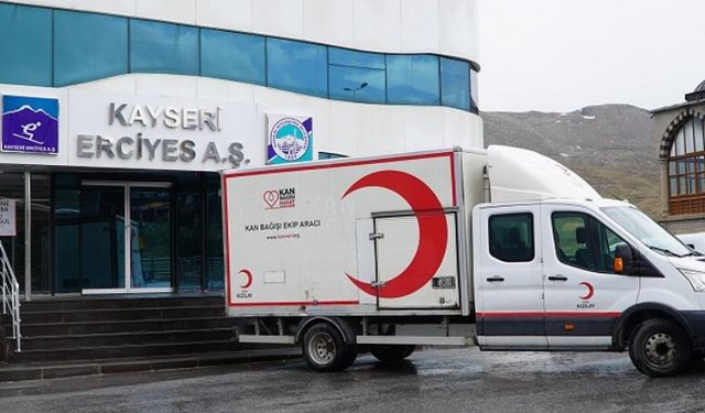 Erciyes AŞ personelinden Kızılay’a kan bağışı