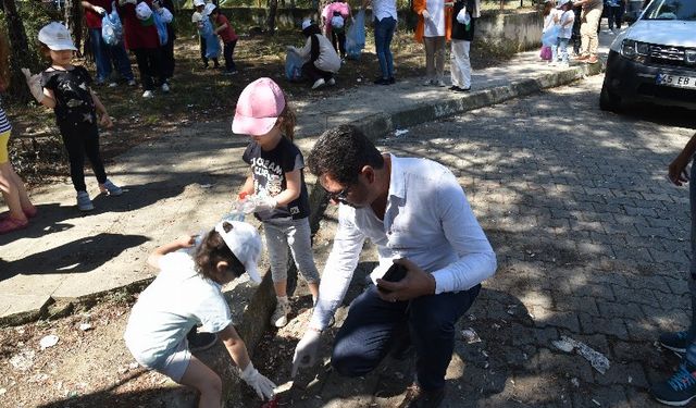 Manisa'da doğa dostu öğrencilerden anlamlı etkinlik