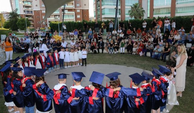 Manisa'da minik öğrencilerin kep heyecanı