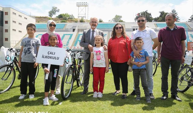 Nilüfer’de en çalışkan öğrencilere bisiklet ödülü