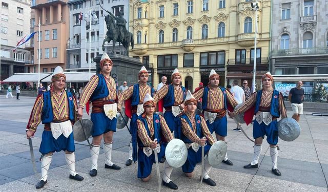 Bursa kılıç kalkan ekibinin Zagreb'teki gösterisi ilgi gördü