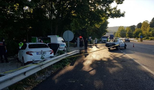 Bursa'da kaza yapan otomobilin yol kenarındaki piknikçilere çarpması sonucu 1 kişi öldü