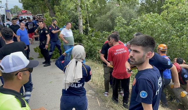 Bursa'da trafik kazasında halk otobüsündeki 10 kişi yaralandı