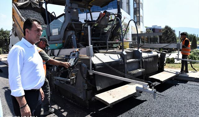 Osmangazi'de Fuar Caddesi asfaltla kaplanıyor