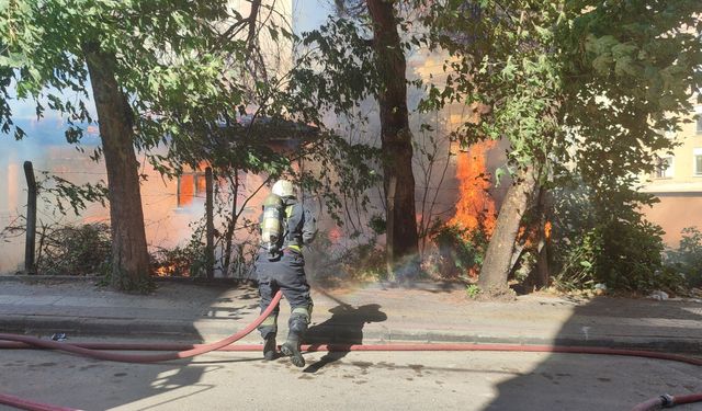 Bursa'da çıkan yangında müstakil ev zarar gördü