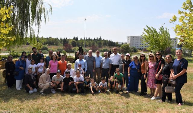 Balıkesir Üniversitesi’nde down sendromlu bireyler atlı terapiye katıldı