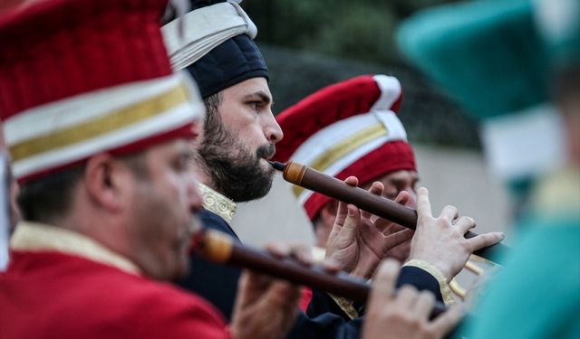 Bursalı gönüllüler mehter kültürünü yaşatmak için programdan programa koşuyor