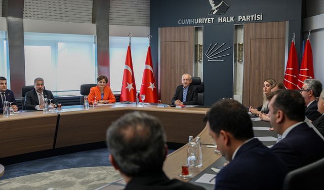 CHP Genel Başkanı Kılıçdaroğlu, partisinin İstanbul il teşkilatıyla bir araya geldi