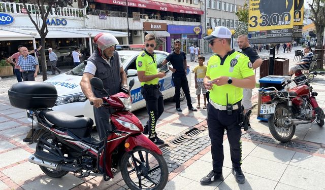 Edirne'de Saraçlar Caddesi'nde trafik denetimi yapıldı