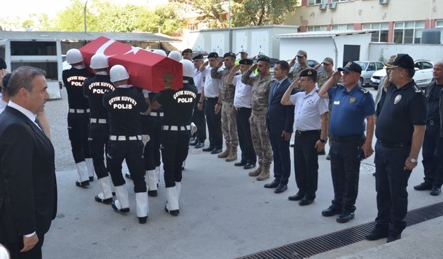 Edirne'deki kazada hayatını kaybeden kadın polis memuru, Balıkesir'de son yolculuğuna uğurlandı