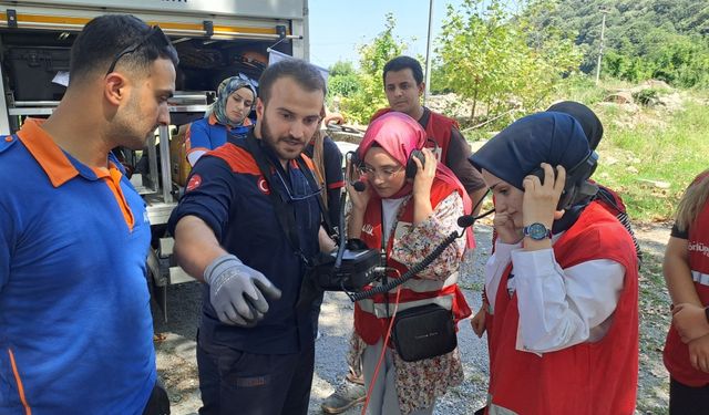 Sakarya'da AFAD afetlerde görev alacak gönüllü gençleri eğitiyor