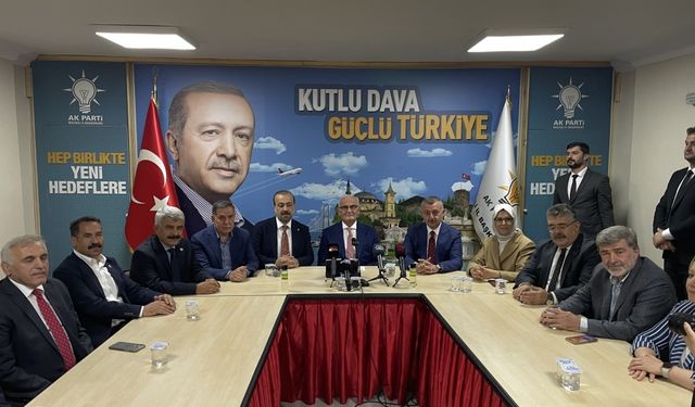 AK Parti Genel Başkan Yardımcısı Yılmaz, Kocaeli'de partililerle buluştu