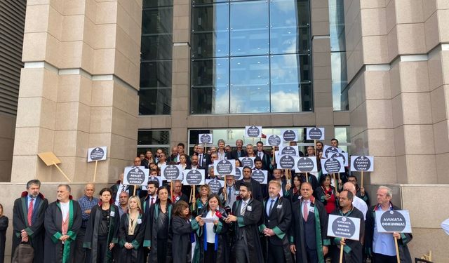 Avukatlara yönelik saldırılar İstanbul'da protesto edildi