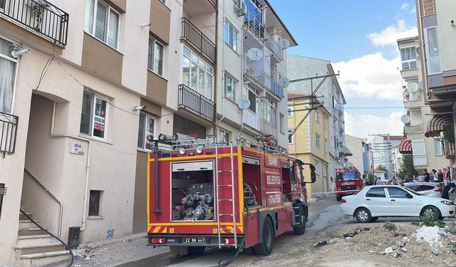 Edirne'de apartman dairesinde çıkan yangın söndürüldü