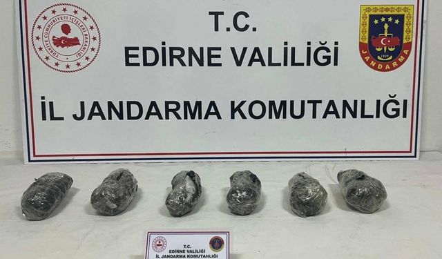 Edirne'de Bulgaristan plakalı otomobilde 3 kilogram uyuşturucu ele geçirildi