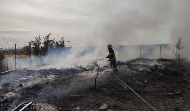 Edirne'de nalbur deposunda çıkan yangın söndürüldü