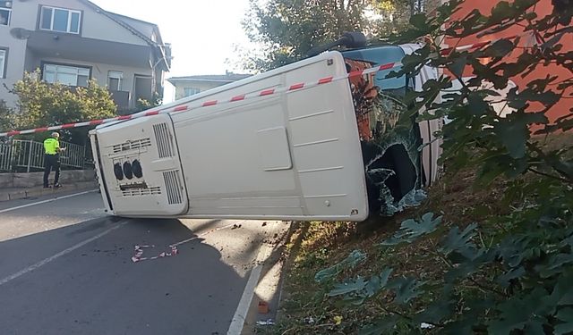 Kocaeli'de işçi servisinin çarptığı anne ve kızı öldü, 6 kişi yaralandı