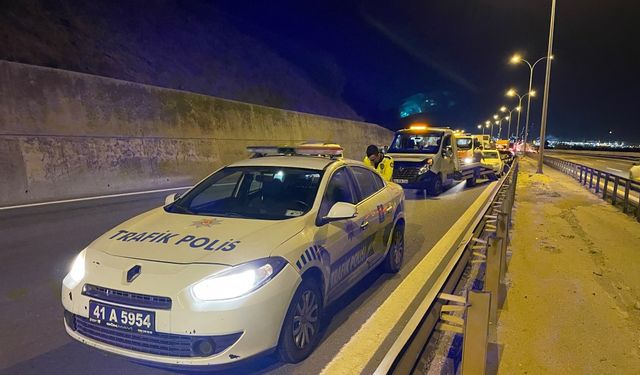 Kocaeli'de Anadolu Otoyolu'ndaki zincirleme trafik kazasında 5 kişi yaralandı