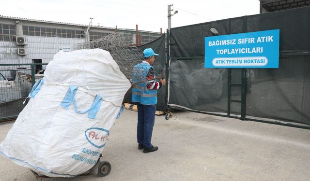 Tekirdağ'da atık toplayıcılara belgeleri verildi