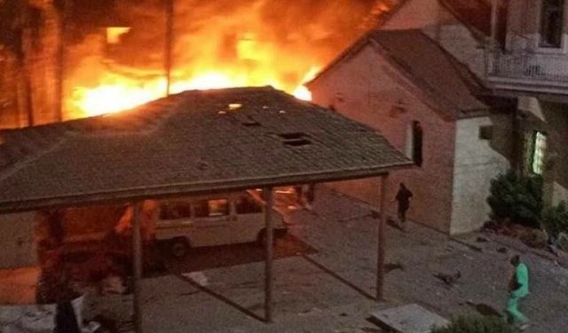 İsrail'in Gazze'deki Hastaneyi Bombalaması Sonucu 500 Kişi Hayatını Kaybetti