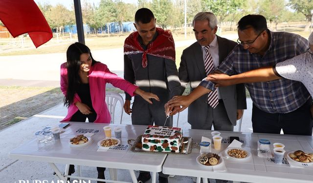 Erkek Konuk Evi'nde Asker Eğlencesi ve Yeni Başlangıçlar