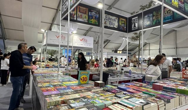 13. Kocaeli Kitap Fuarı'nı iki günde 278 bin 497 kişi ziyaret etti